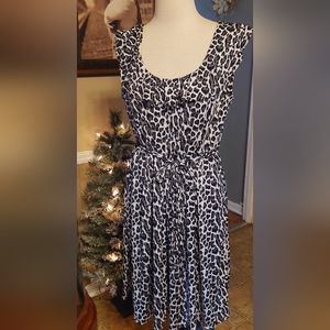 SZ L FASHION BUG LEIPARD PRINT DRESS